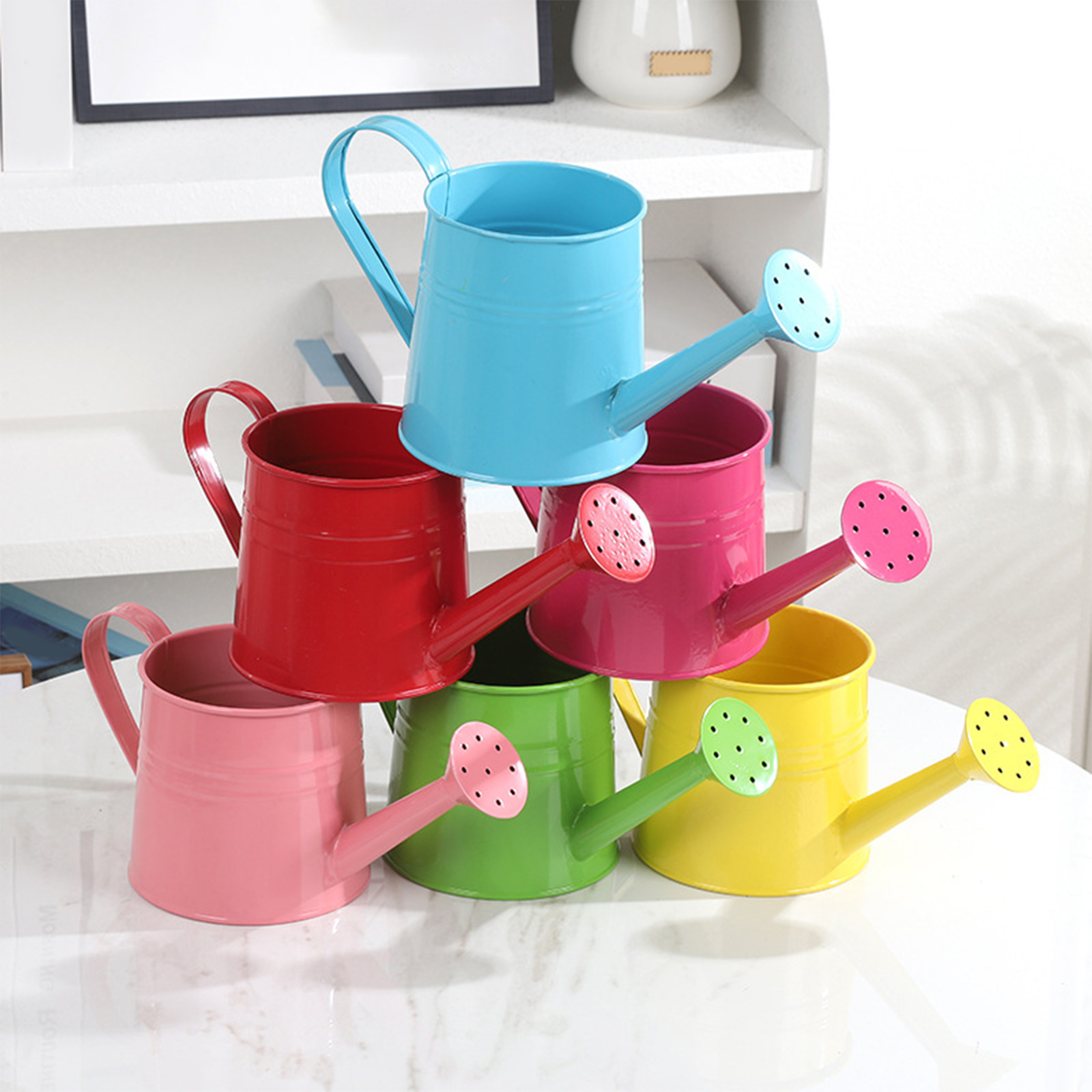 子供から大人まで使える、持ちやすいデザインのガーデンフラワー - Watering Can のレビューと価格